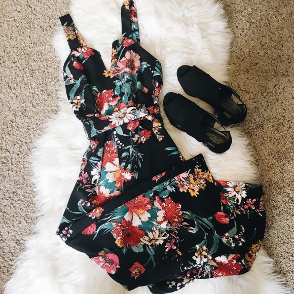 Xhilaration Pants - Super cute jumpsuit